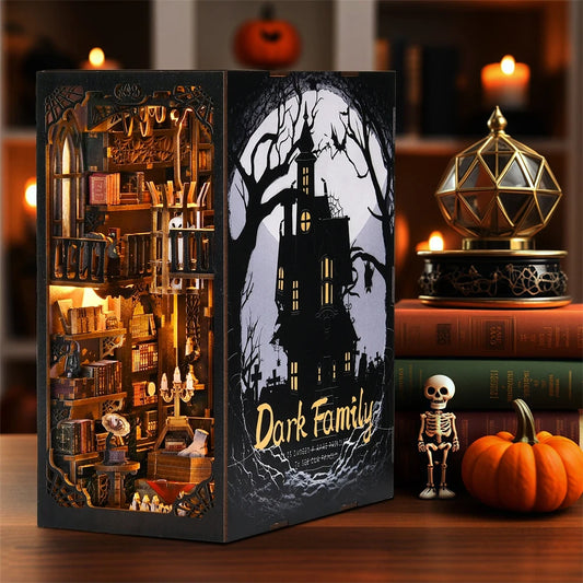 FERTIG-D10-Gotisches Buchstützen Diorama